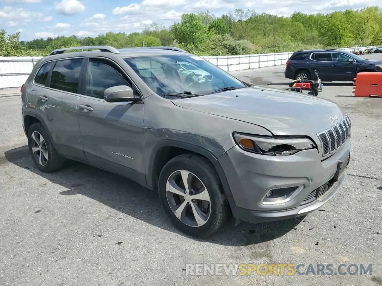4 Photograph of a damaged car 1C4PJMDX2KD389925 JEEP GRAND CHER 2019
