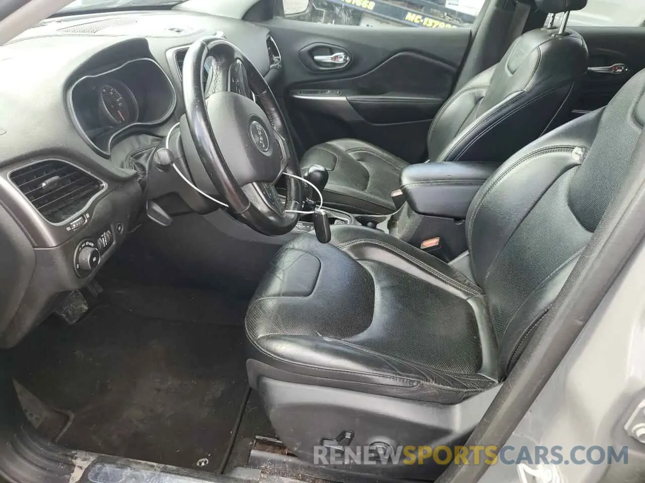 7 Photograph of a damaged car 1C4PJMDX2KD389925 JEEP GRAND CHER 2019