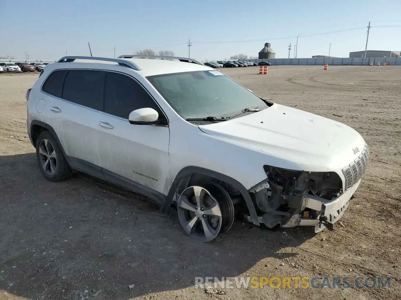 4 Photograph of a damaged car 1C4PJMDX2KD435348 JEEP GRAND CHER 2019