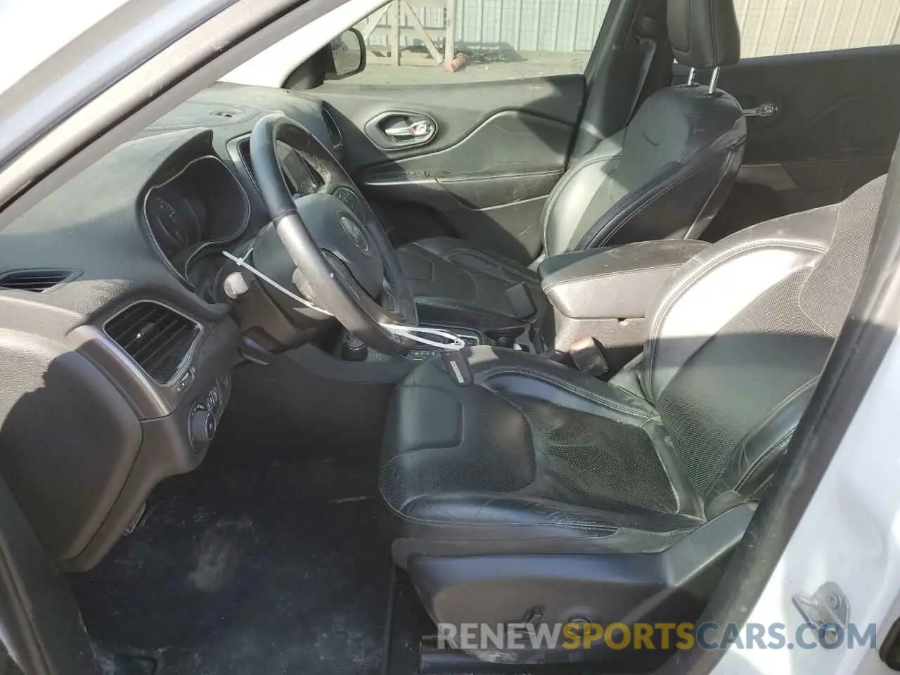7 Photograph of a damaged car 1C4PJMDX2KD435348 JEEP GRAND CHER 2019