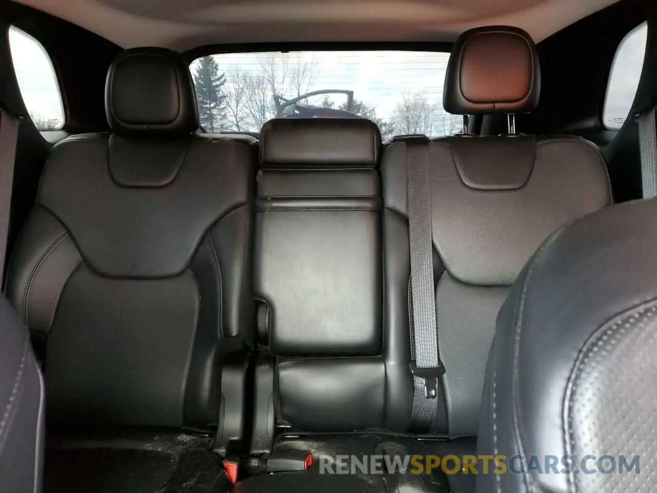 10 Photograph of a damaged car 1C4PJMDX3KD114953 JEEP GRAND CHER 2019
