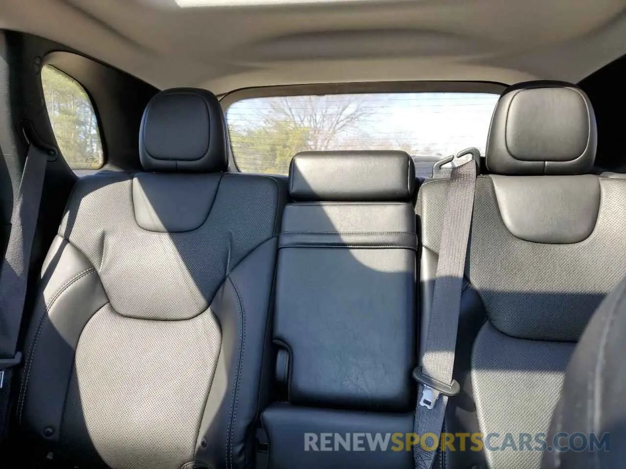 10 Photograph of a damaged car 1C4PJMDX3KD395247 JEEP GRAND CHER 2019