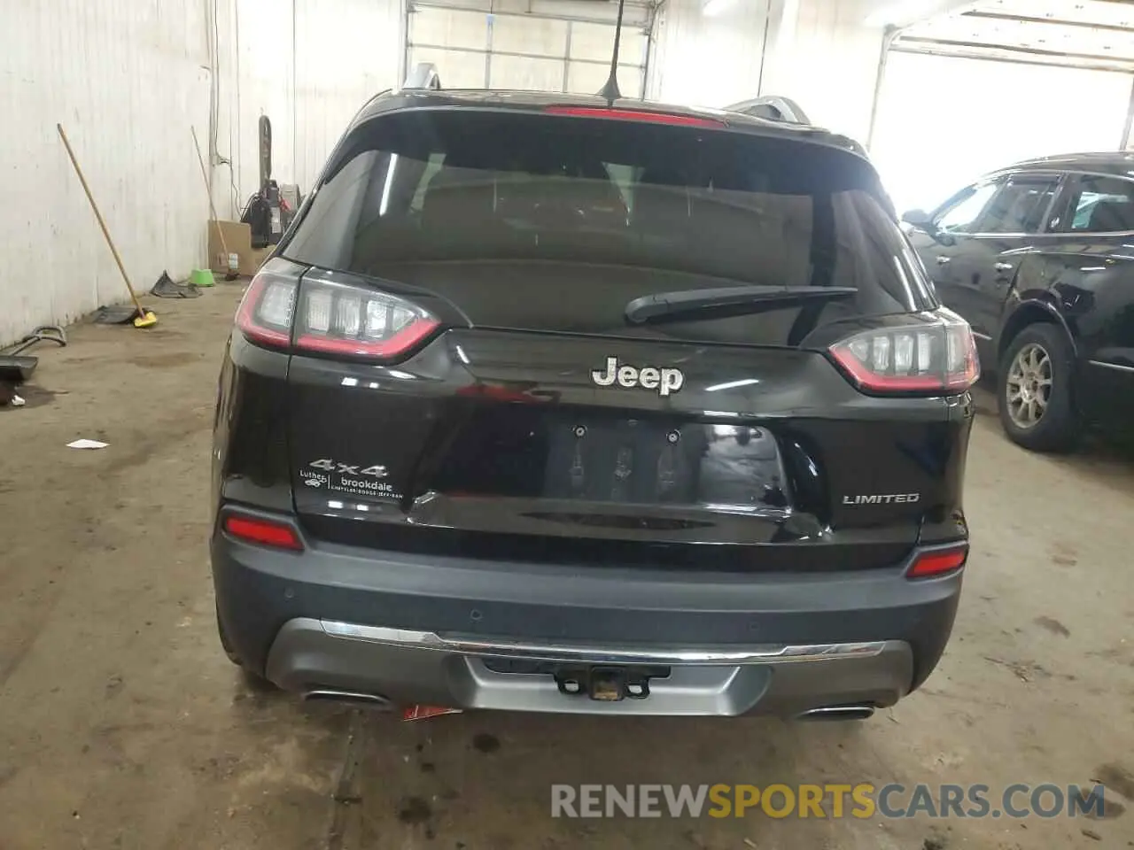 6 Photograph of a damaged car 1C4PJMDX4KD317639 JEEP GRAND CHER 2019