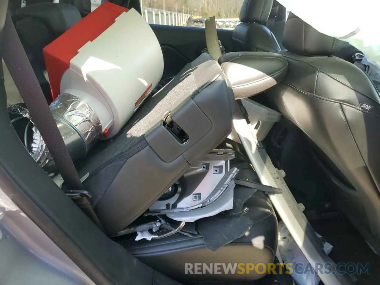 11 Photograph of a damaged car 1C4PJMDX5KD282318 JEEP GRAND CHER 2019