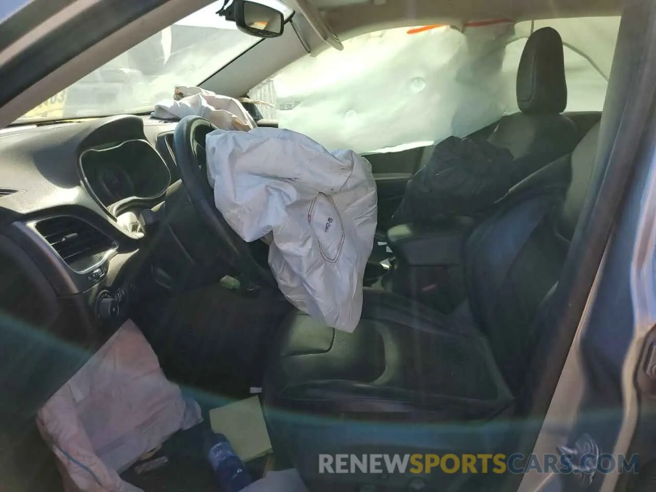 7 Photograph of a damaged car 1C4PJMDX5KD282318 JEEP GRAND CHER 2019