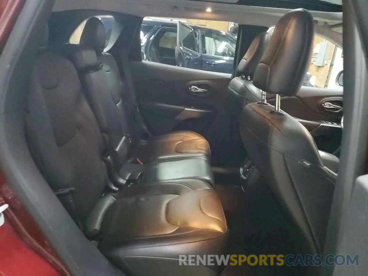 11 Photograph of a damaged car 1C4PJMDX5KD420794 JEEP GRAND CHER 2019