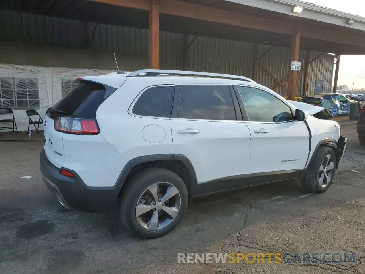 3 Photograph of a damaged car 1C4PJMDX6KD118804 JEEP GRAND CHER 2019