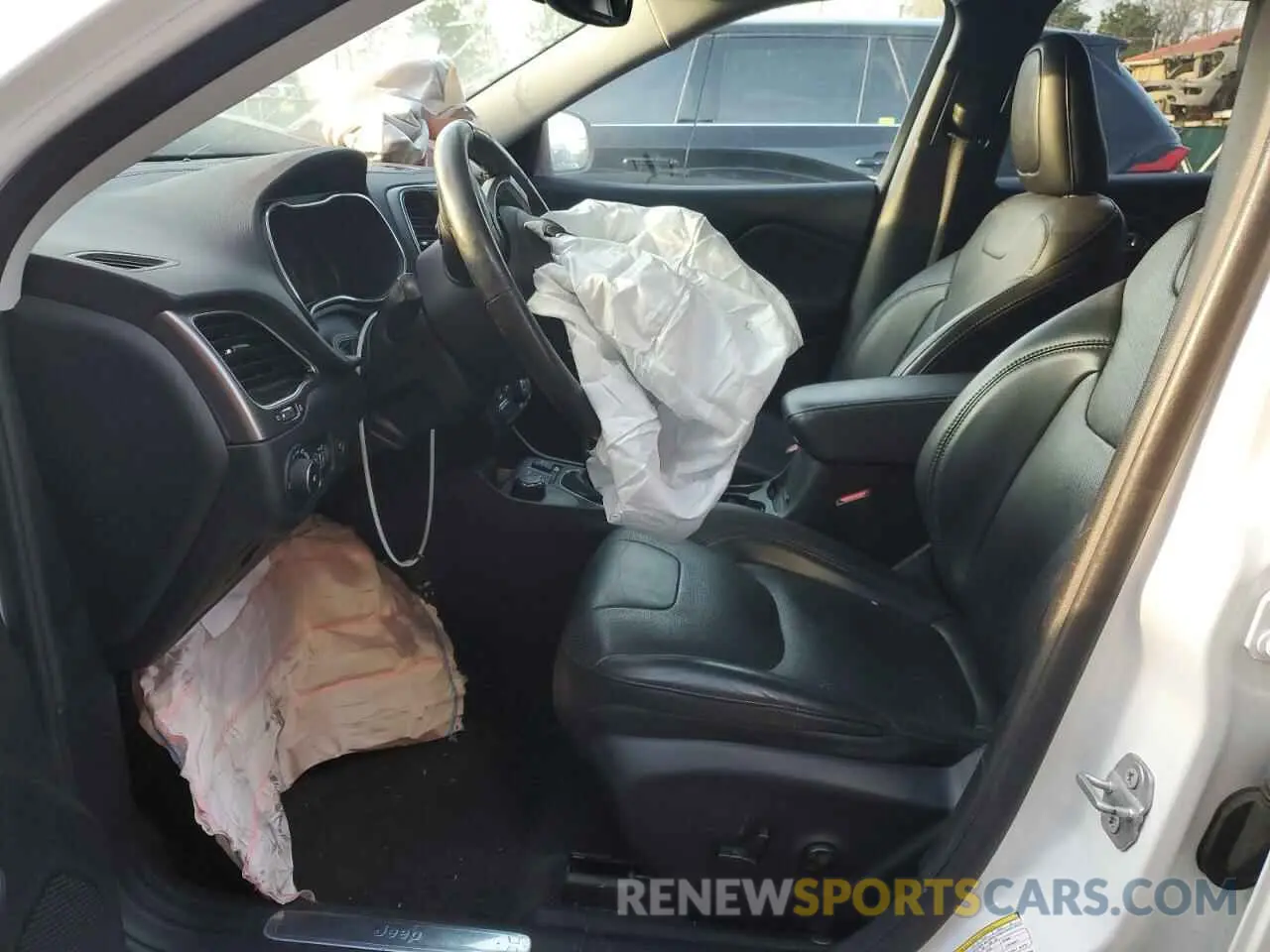 7 Photograph of a damaged car 1C4PJMDX6KD118804 JEEP GRAND CHER 2019