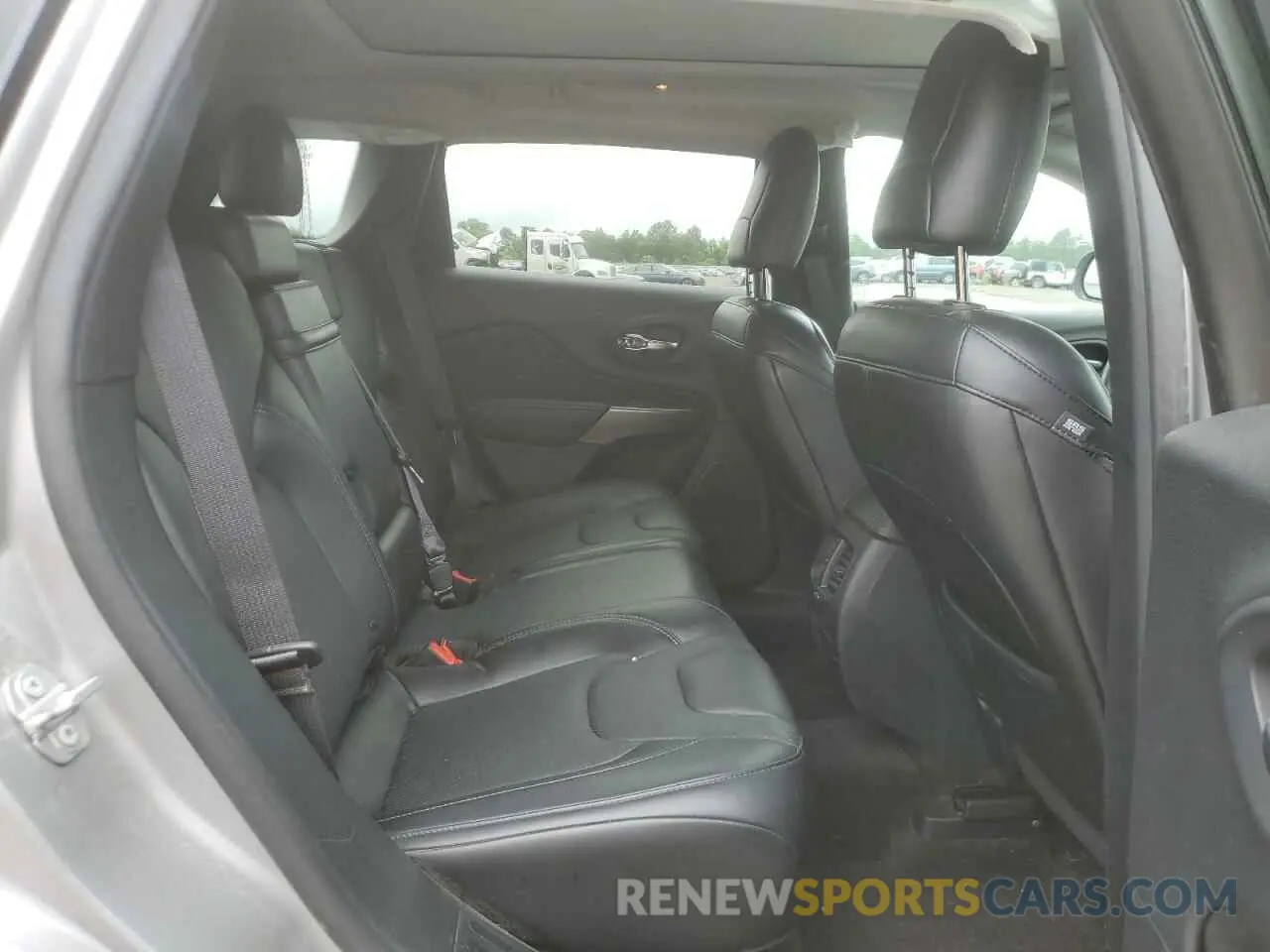 11 Photograph of a damaged car 1C4PJMDX6KD216537 JEEP GRAND CHER 2019