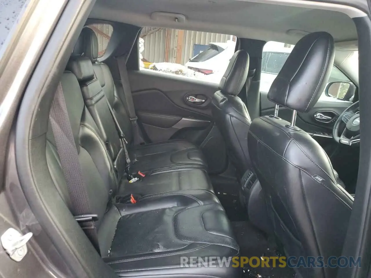 10 Photograph of a damaged car 1C4PJMDX7KD259722 JEEP GRAND CHER 2019