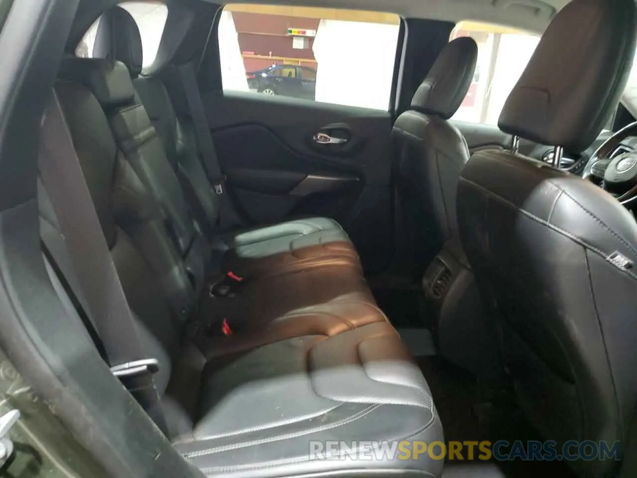 11 Photograph of a damaged car 1C4PJMDX8KD276500 JEEP GRAND CHER 2019