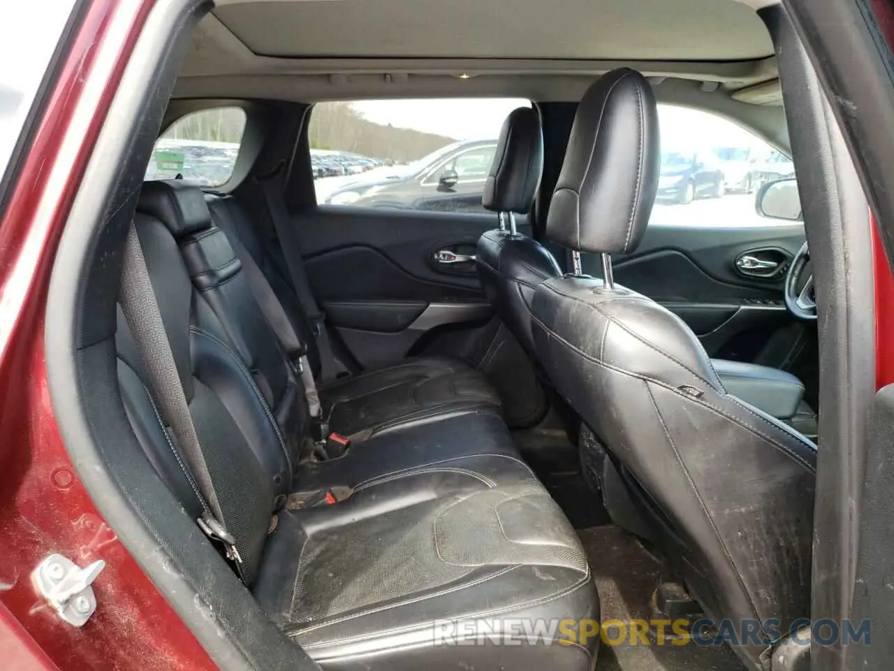 11 Photograph of a damaged car 1C4PJMDX9KD231050 JEEP GRAND CHER 2019