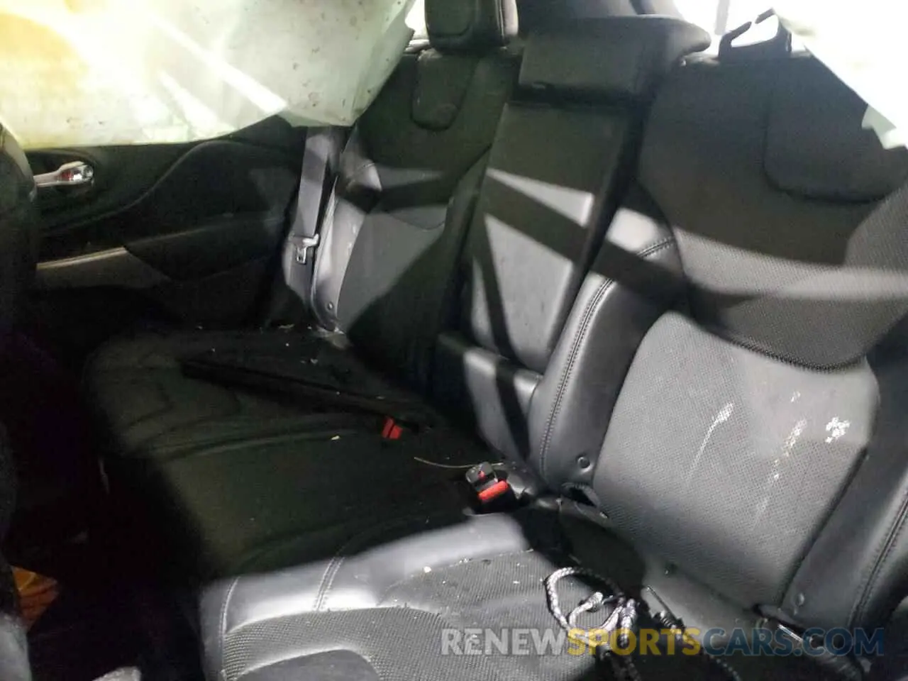 10 Photograph of a damaged car 1C4PJMDXXKD418412 JEEP GRAND CHER 2019