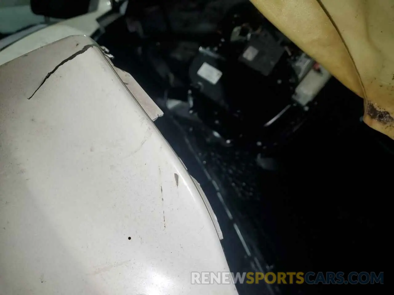 8 Photograph of a damaged car 1C4PJMDXXKD418412 JEEP GRAND CHER 2019