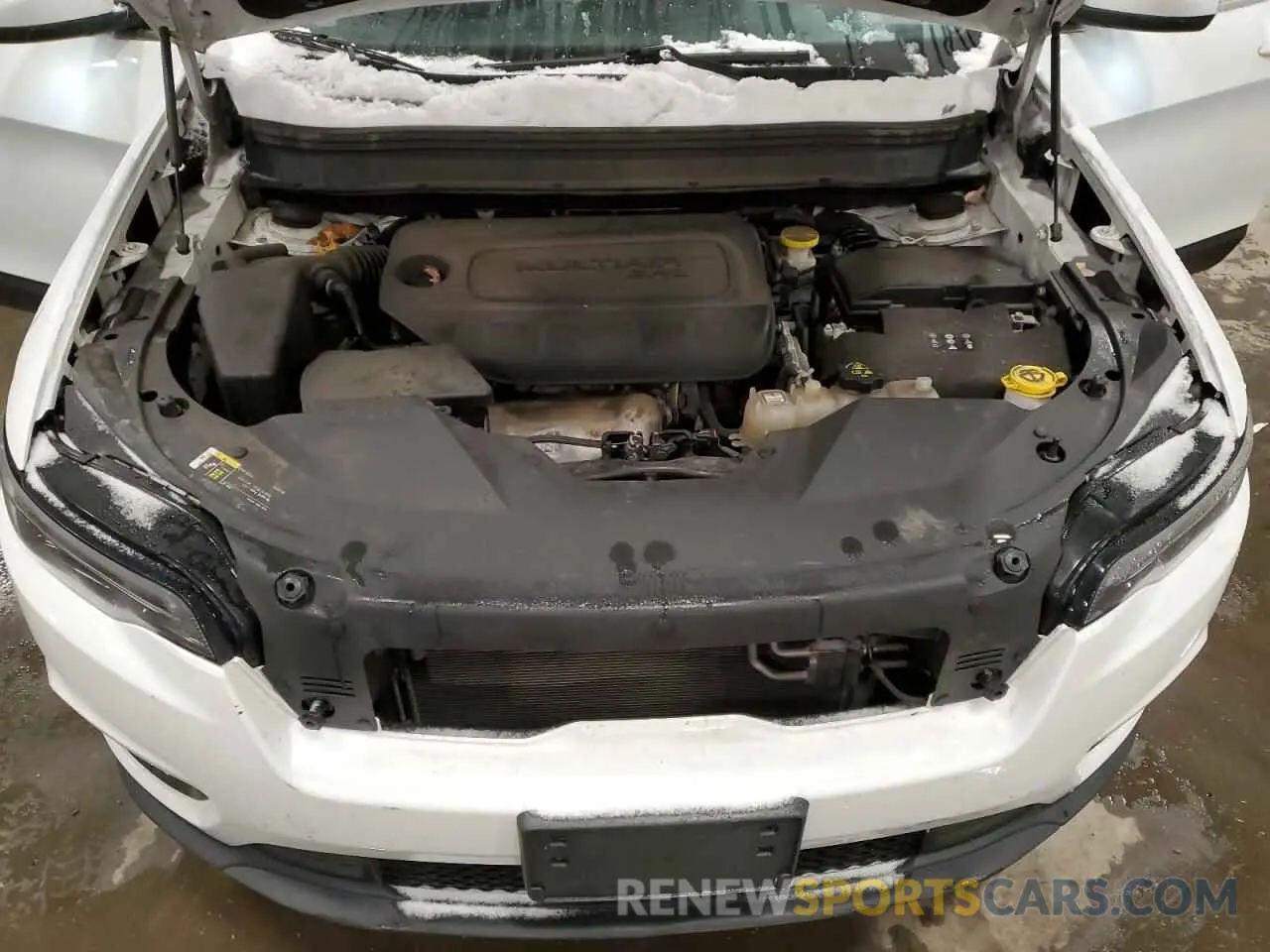 12 Photograph of a damaged car 1C4PJMLB1KD295279 JEEP GRAND CHER 2019