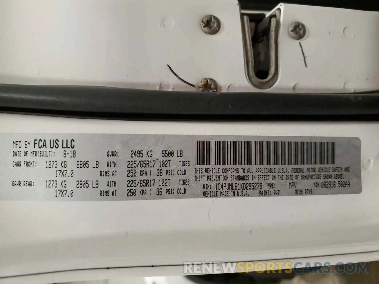 14 Photograph of a damaged car 1C4PJMLB1KD295279 JEEP GRAND CHER 2019