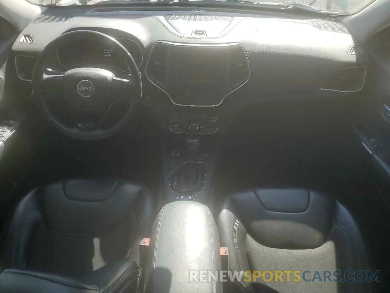 8 Photograph of a damaged car 1C4PJMLB1KD453085 JEEP GRAND CHER 2019