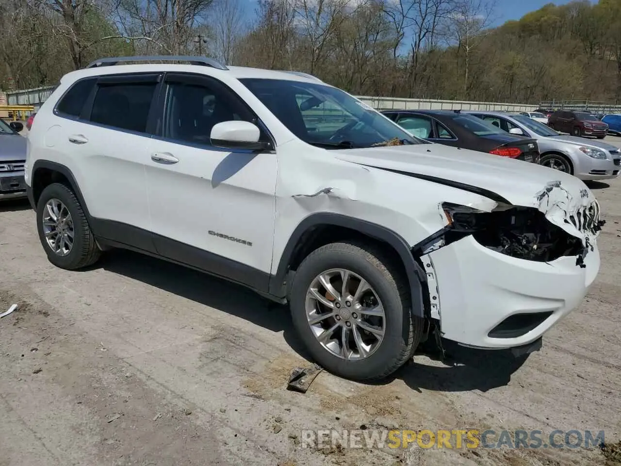 4 Photograph of a damaged car 1C4PJMLB2KD199130 JEEP GRAND CHER 2019