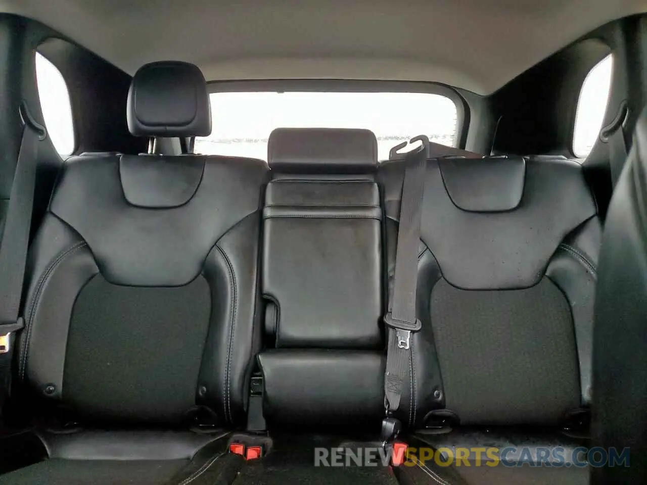 10 Photograph of a damaged car 1C4PJMLB2KD280516 JEEP GRAND CHER 2019