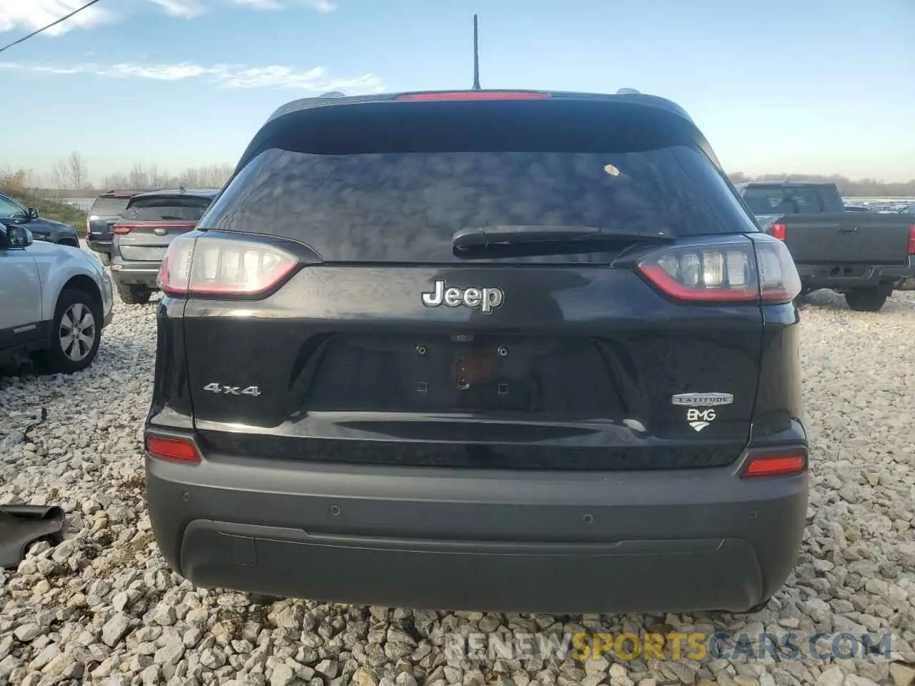 6 Photograph of a damaged car 1C4PJMLB2KD311196 JEEP GRAND CHER 2019