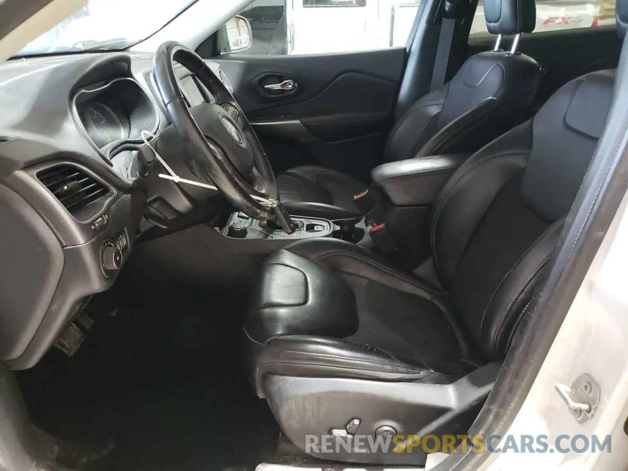 7 Фотография поврежденного автомобиля 1C4PJMLB2KD323672 JEEP GRAND CHER 2019