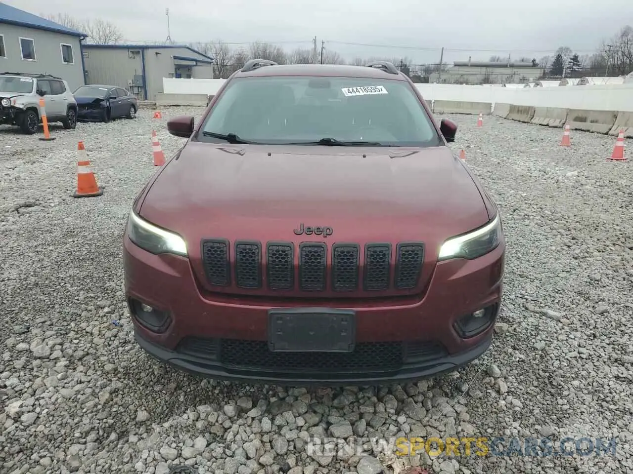 5 Photograph of a damaged car 1C4PJMLB2KD329701 JEEP GRAND CHER 2019