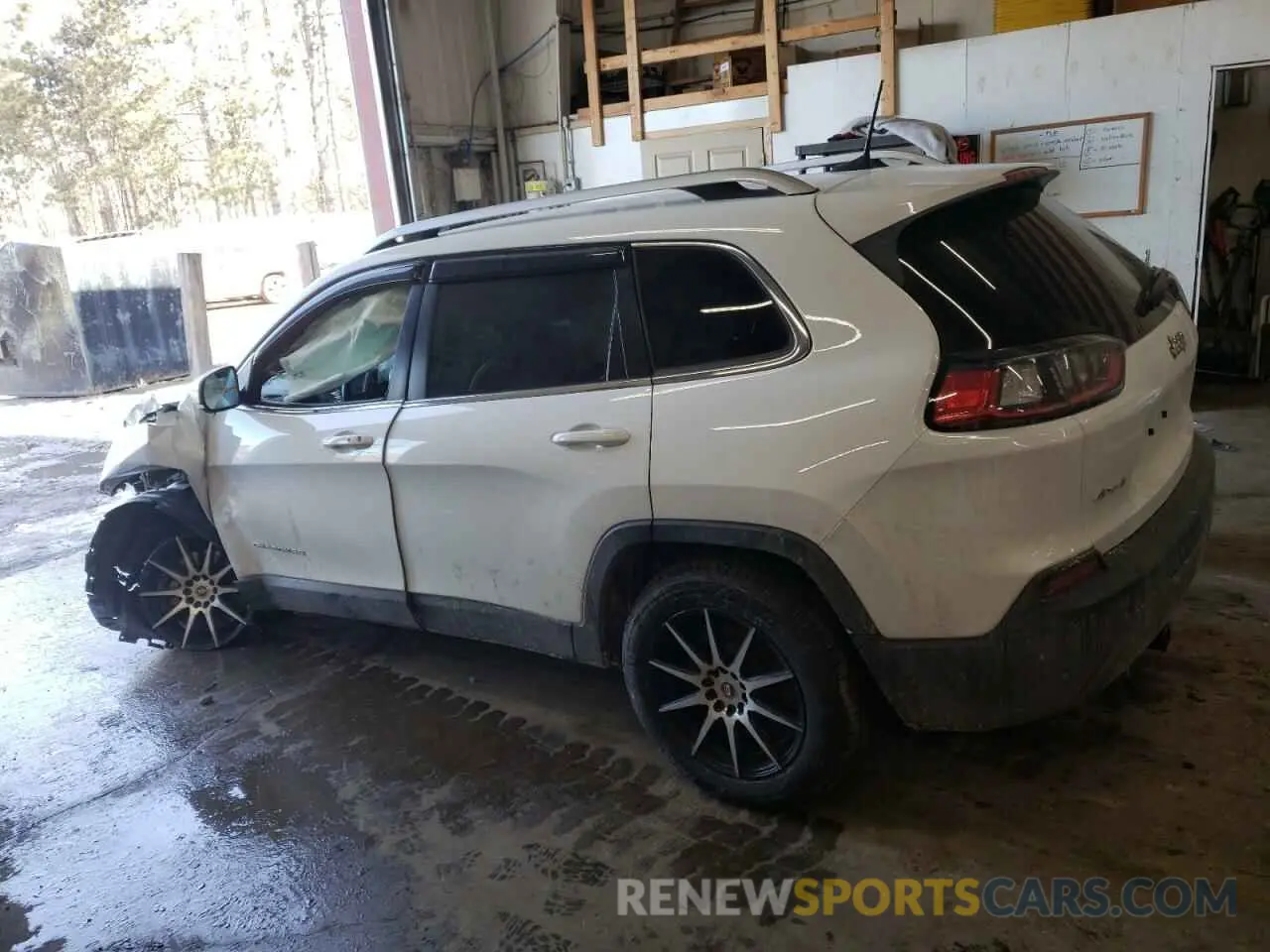 2 Photograph of a damaged car 1C4PJMLB4KD258338 JEEP GRAND CHER 2019