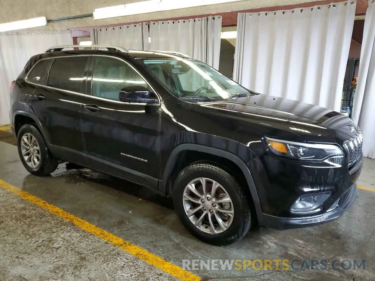4 Photograph of a damaged car 1C4PJMLB5KD259045 JEEP GRAND CHER 2019