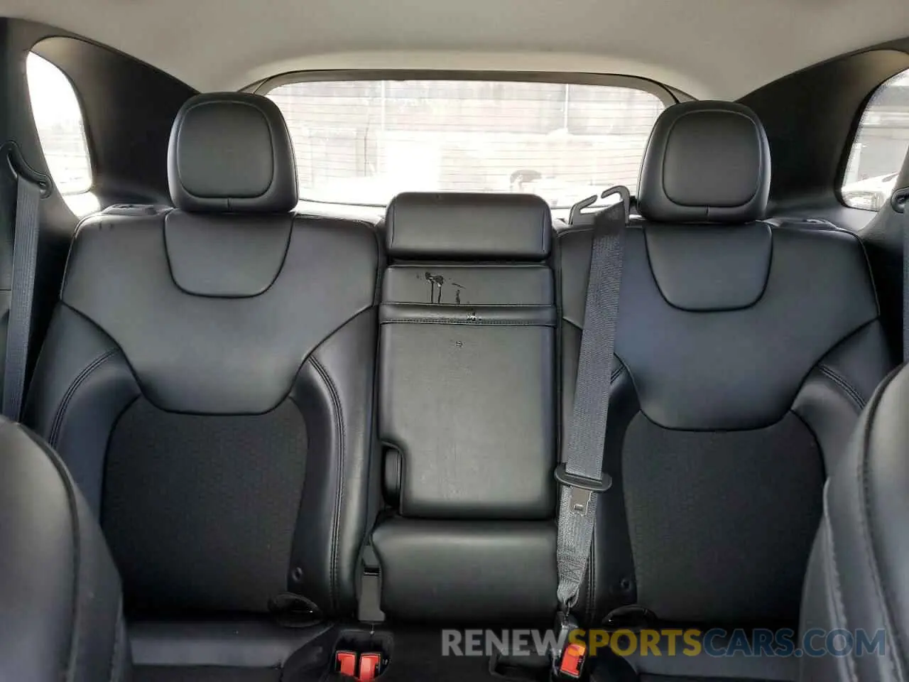 10 Photograph of a damaged car 1C4PJMLB5KD294586 JEEP GRAND CHER 2019