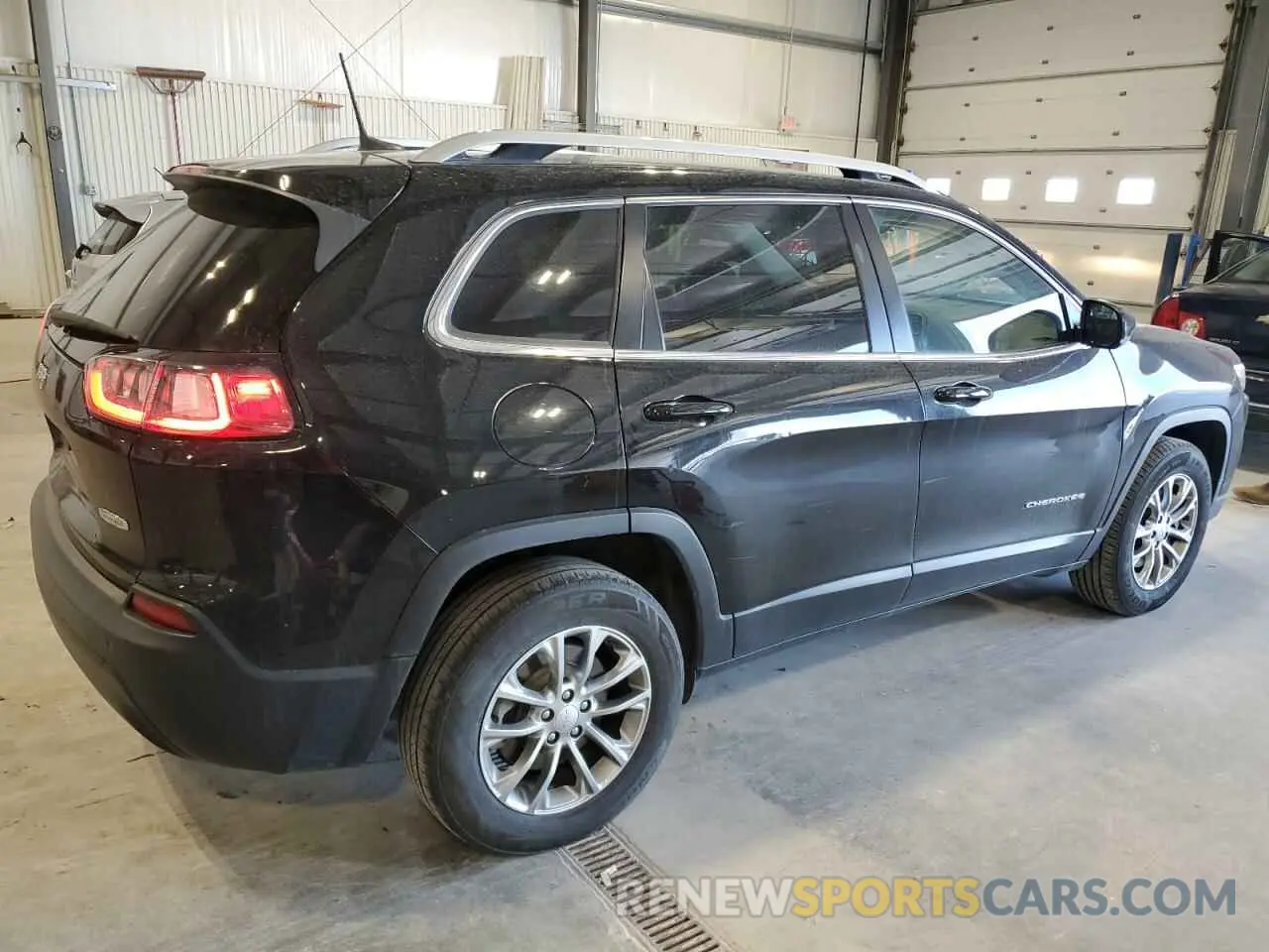 3 Фотография поврежденного автомобиля 1C4PJMLB6KD112085 JEEP GRAND CHER 2019