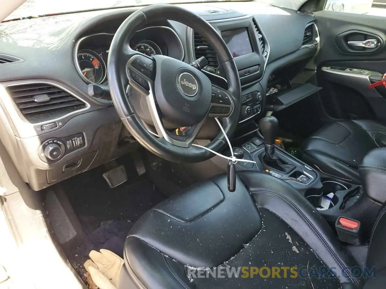 8 Photograph of a damaged car 1C4PJMLB7KD194683 JEEP GRAND CHER 2019