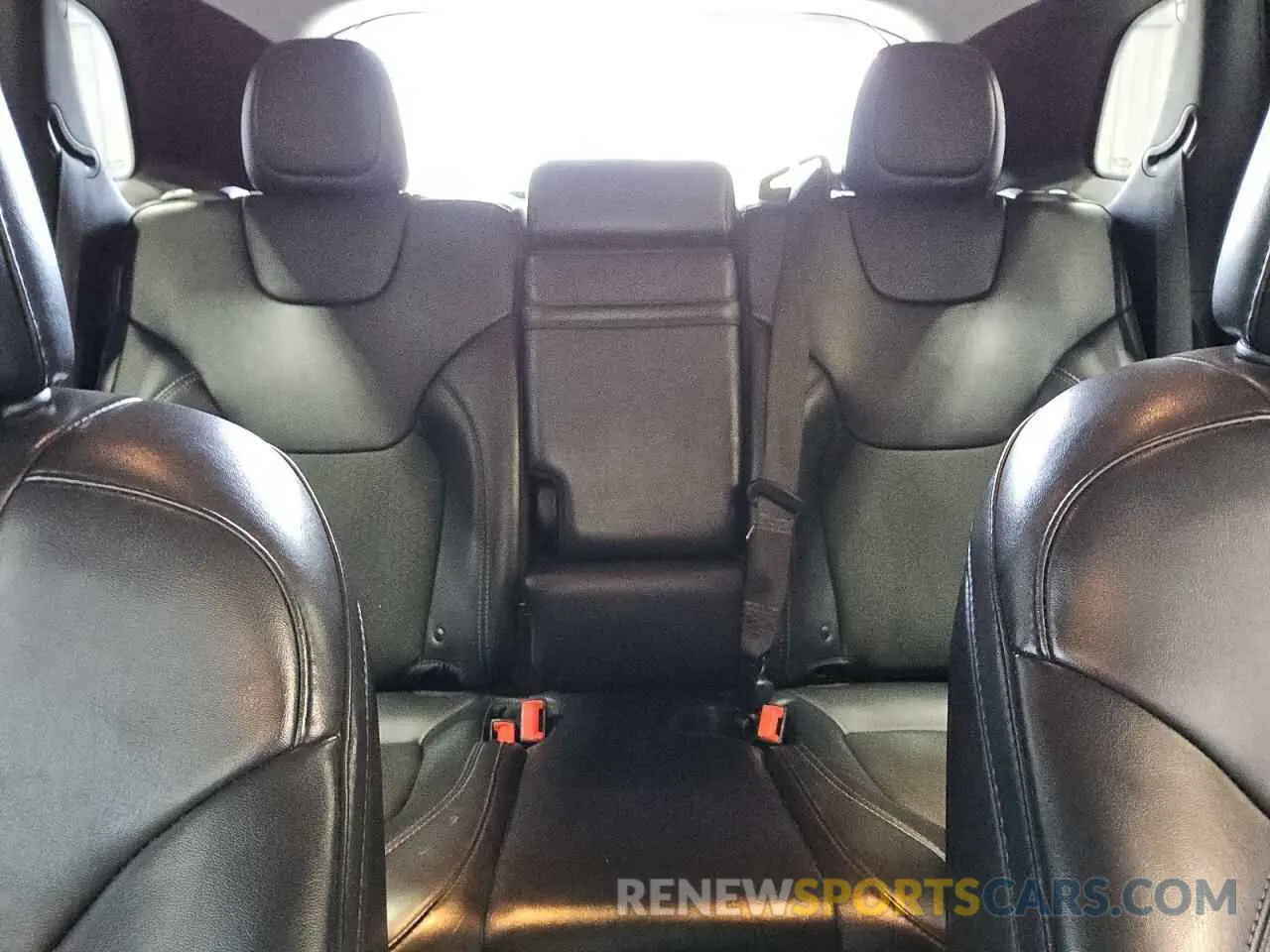 10 Photograph of a damaged car 1C4PJMLB7KD448103 JEEP GRAND CHER 2019