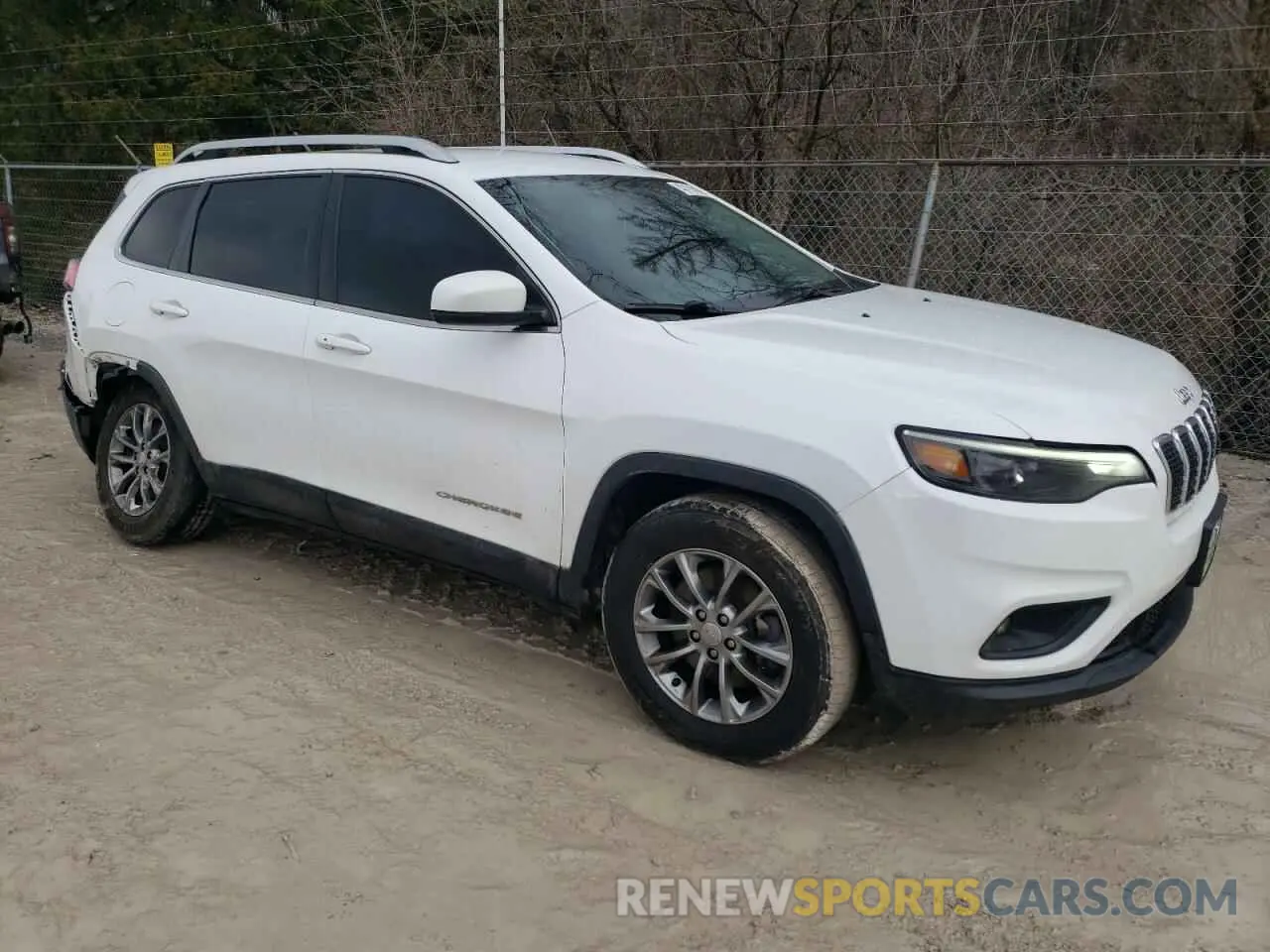 4 Photograph of a damaged car 1C4PJMLB8KD397338 JEEP GRAND CHER 2019