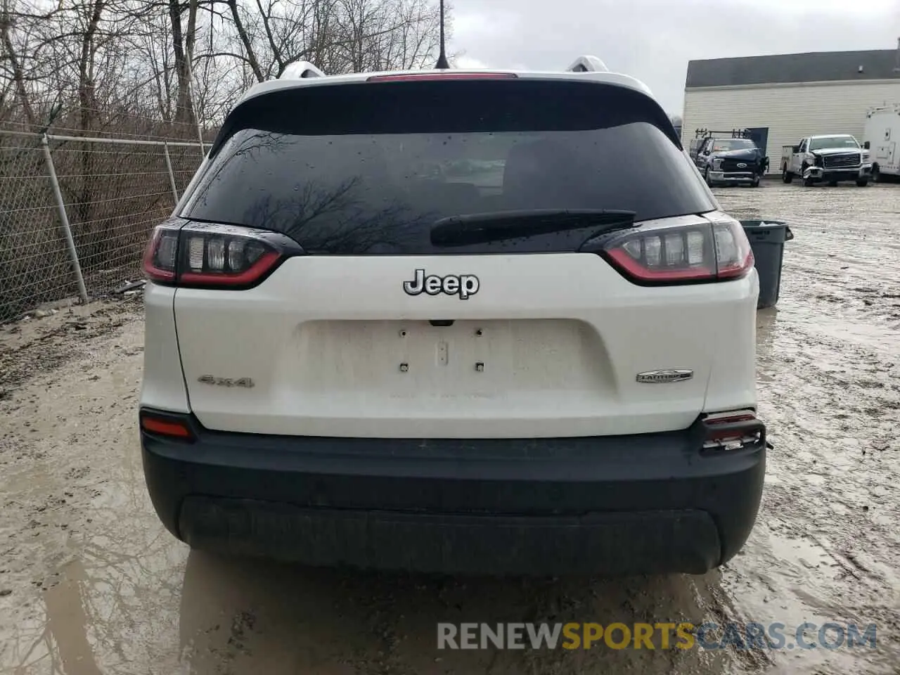 6 Photograph of a damaged car 1C4PJMLB8KD397338 JEEP GRAND CHER 2019