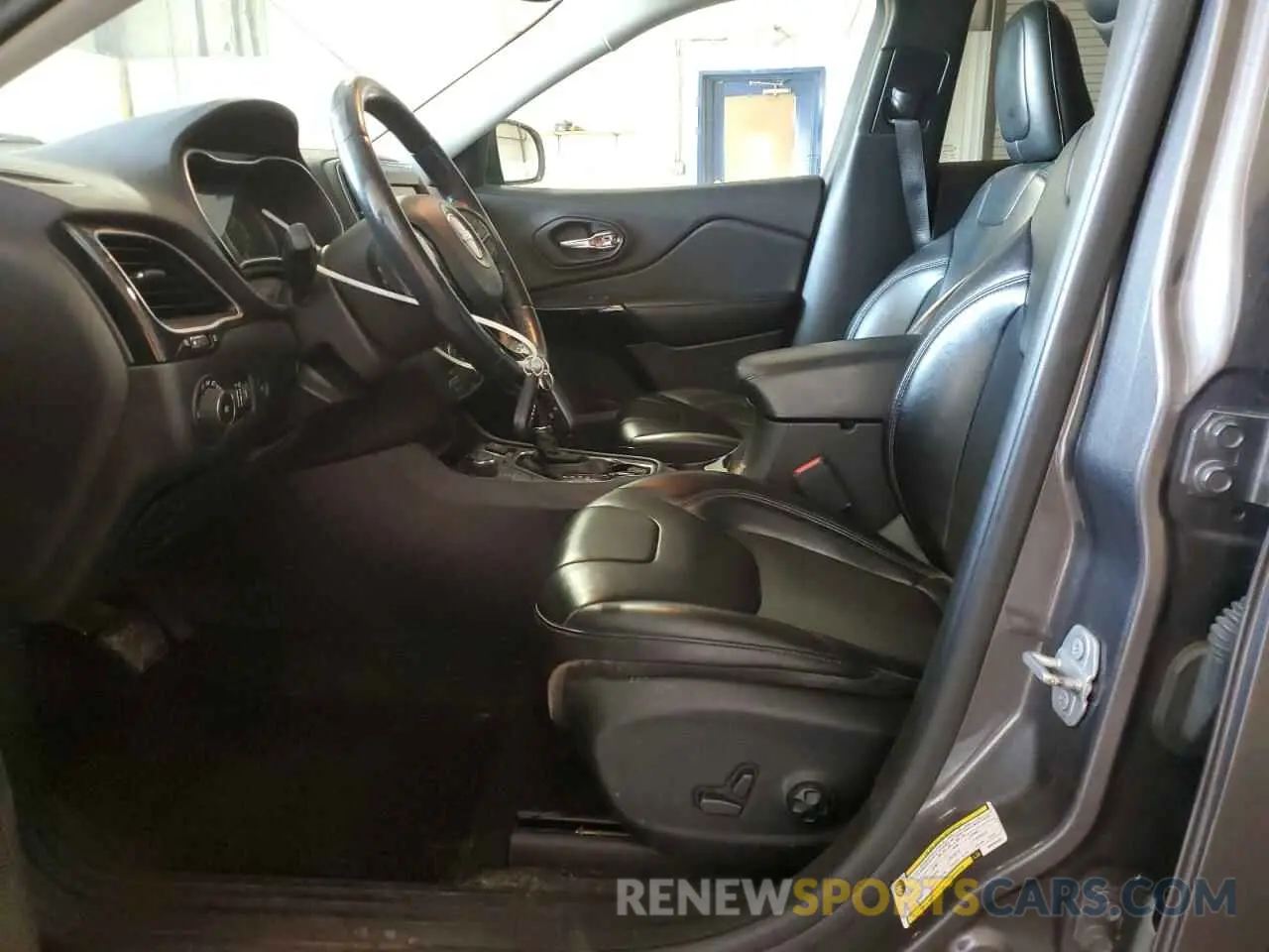7 Photograph of a damaged car 1C4PJMLBXKD293482 JEEP GRAND CHER 2019