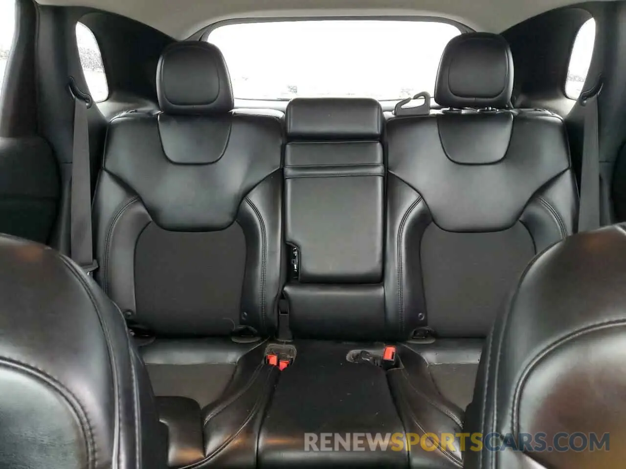 10 Photograph of a damaged car 1C4PJMLN7KD360534 JEEP GRAND CHER 2019
