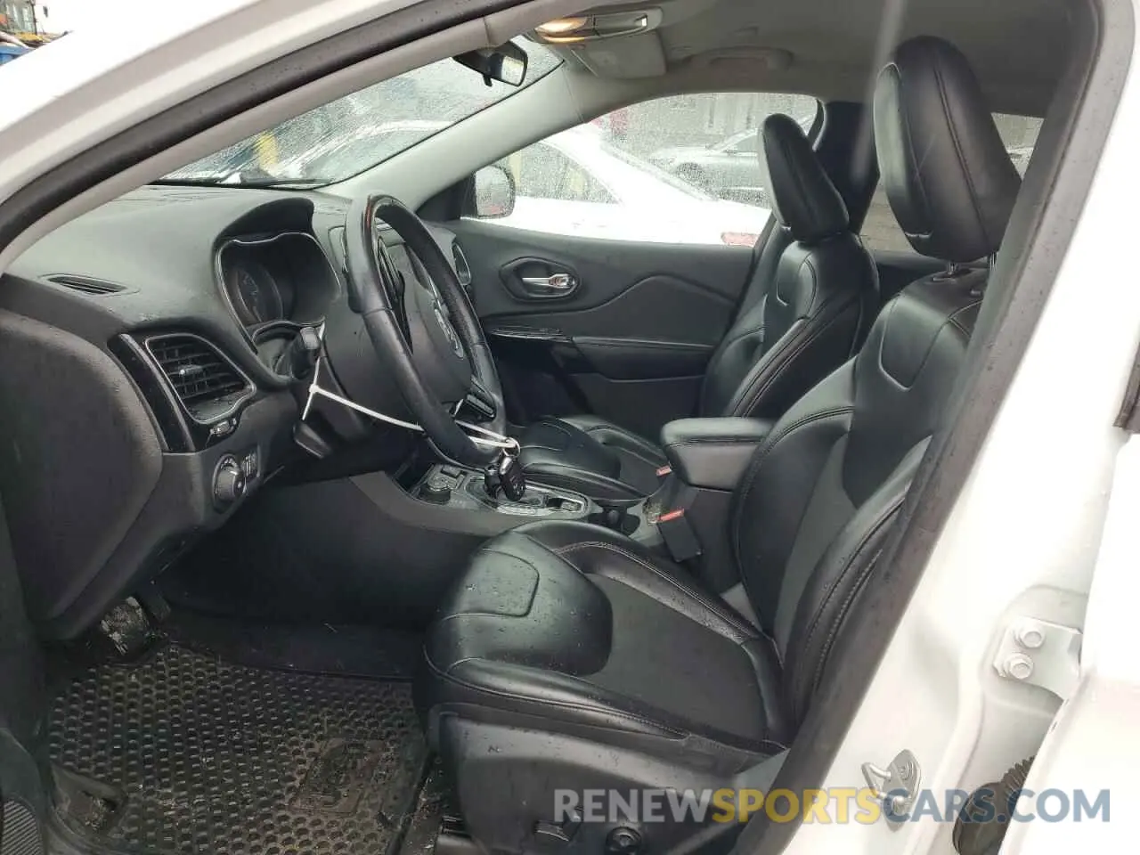 7 Photograph of a damaged car 1C4PJMLN7KD360534 JEEP GRAND CHER 2019