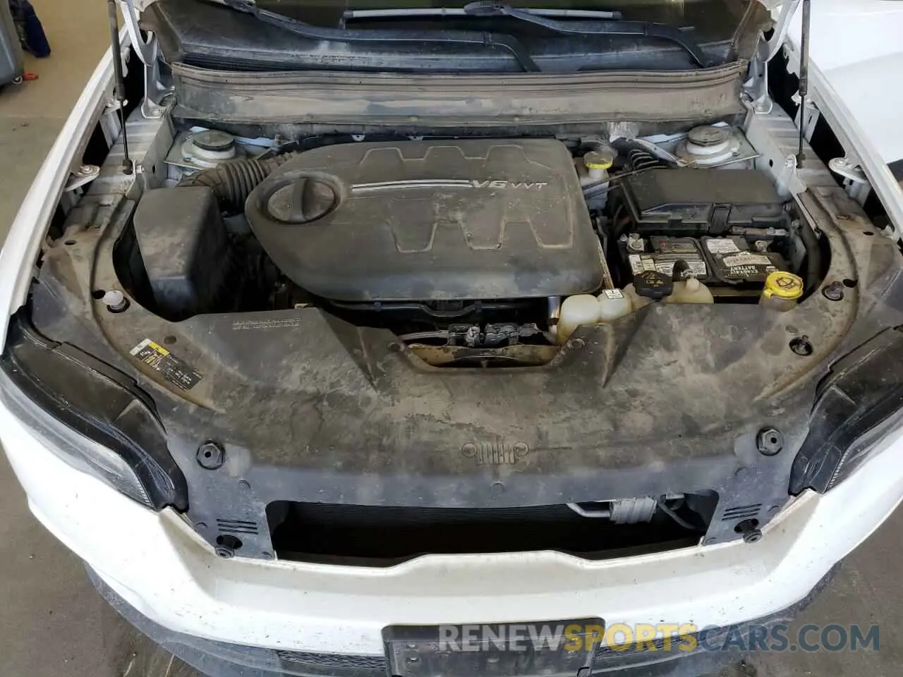 12 Photograph of a damaged car 1C4PJMLX3KD127574 JEEP GRAND CHER 2019