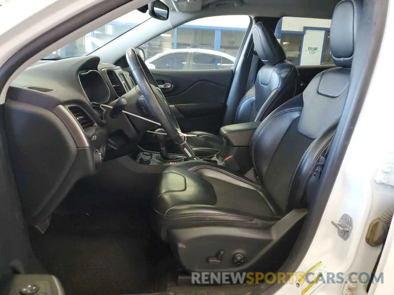 7 Photograph of a damaged car 1C4PJMLX3KD127574 JEEP GRAND CHER 2019