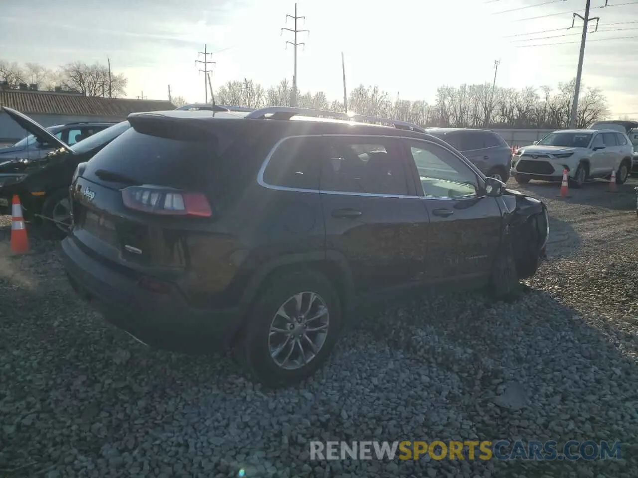 3 Photograph of a damaged car 1C4PJMLX6KD106539 JEEP GRAND CHER 2019