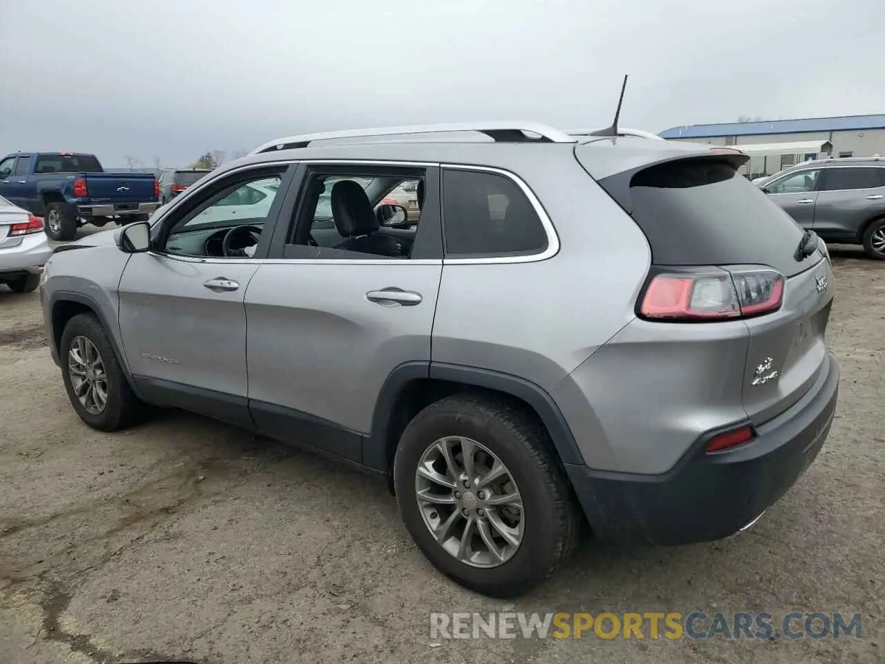 2 Photograph of a damaged car 1C4PJMLX8KD447411 JEEP GRAND CHER 2019