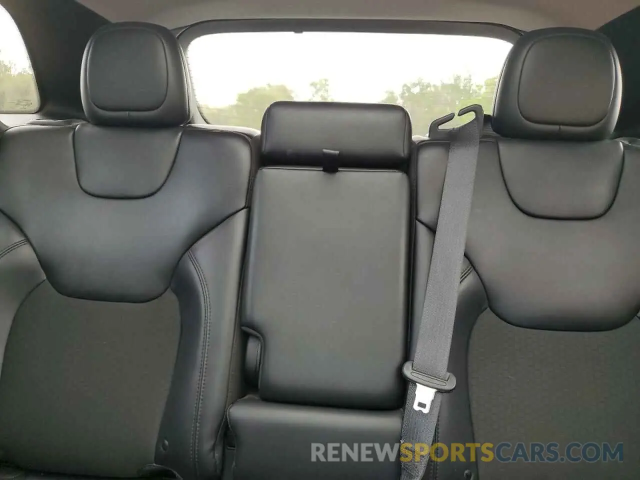 10 Photograph of a damaged car 1C4PJMLX9KD451502 JEEP GRAND CHER 2019