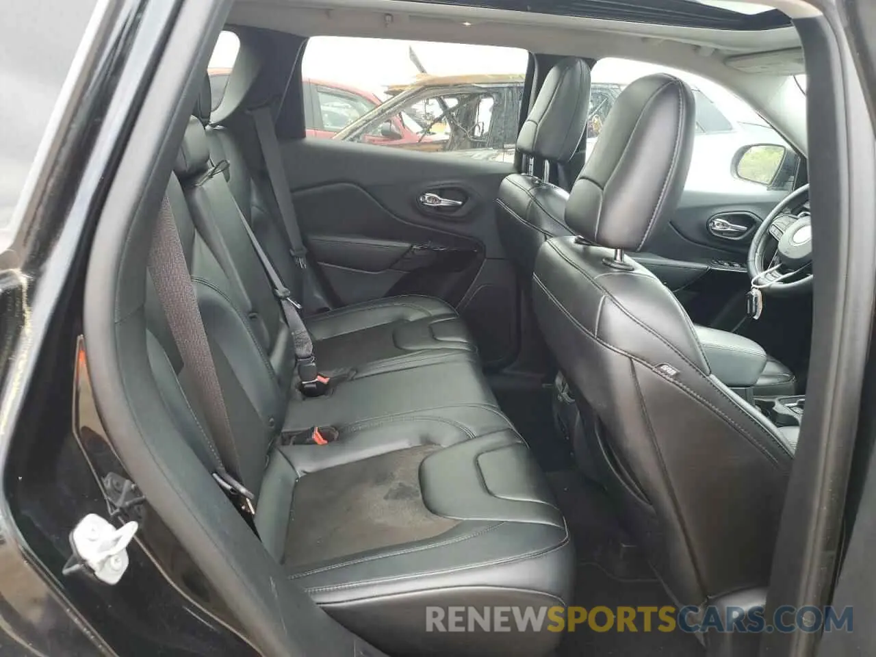 11 Photograph of a damaged car 1C4PJMLX9KD451502 JEEP GRAND CHER 2019