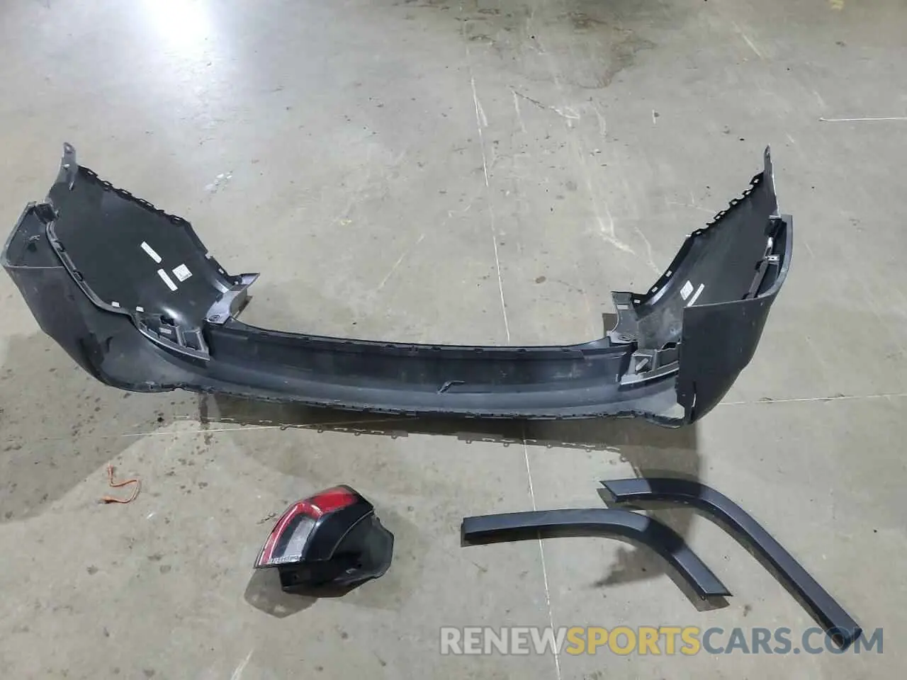 13 Photograph of a damaged car 1C4PJMLXXKD218714 JEEP GRAND CHER 2019