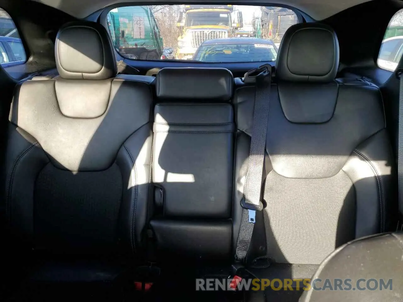10 Photograph of a damaged car 1C4PJMLXXKD267430 JEEP GRAND CHER 2019
