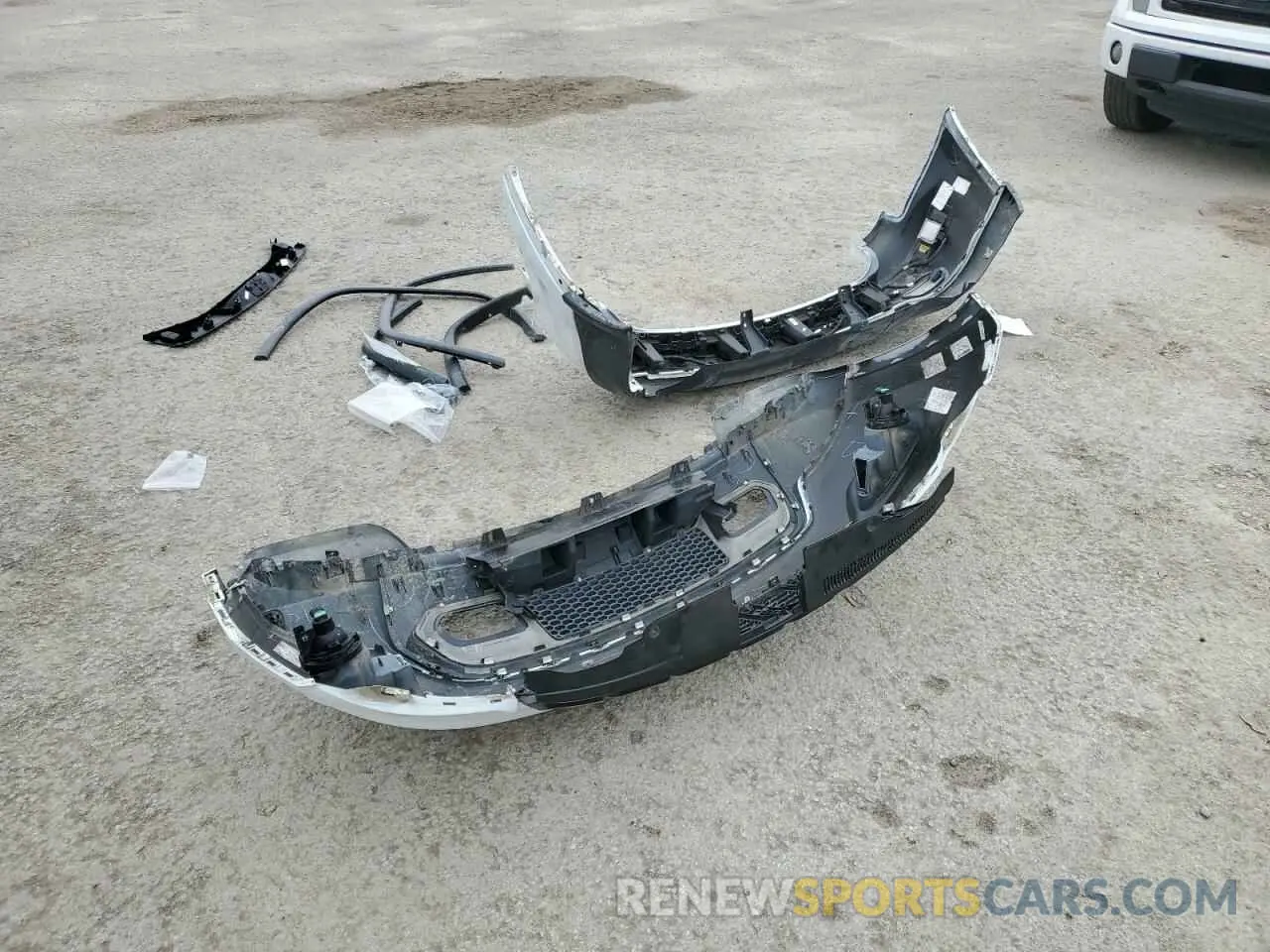 13 Photograph of a damaged car 1C4RJEAG0KC732448 JEEP GRAND CHER 2019