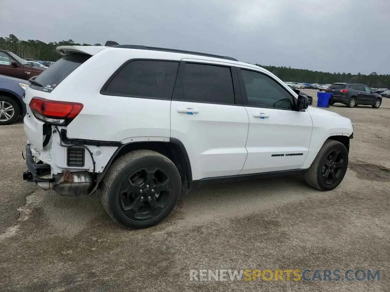 3 Photograph of a damaged car 1C4RJEAG0KC732448 JEEP GRAND CHER 2019