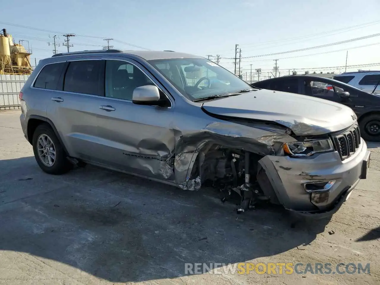 4 Photograph of a damaged car 1C4RJEAG5KC817012 JEEP GRAND CHER 2019