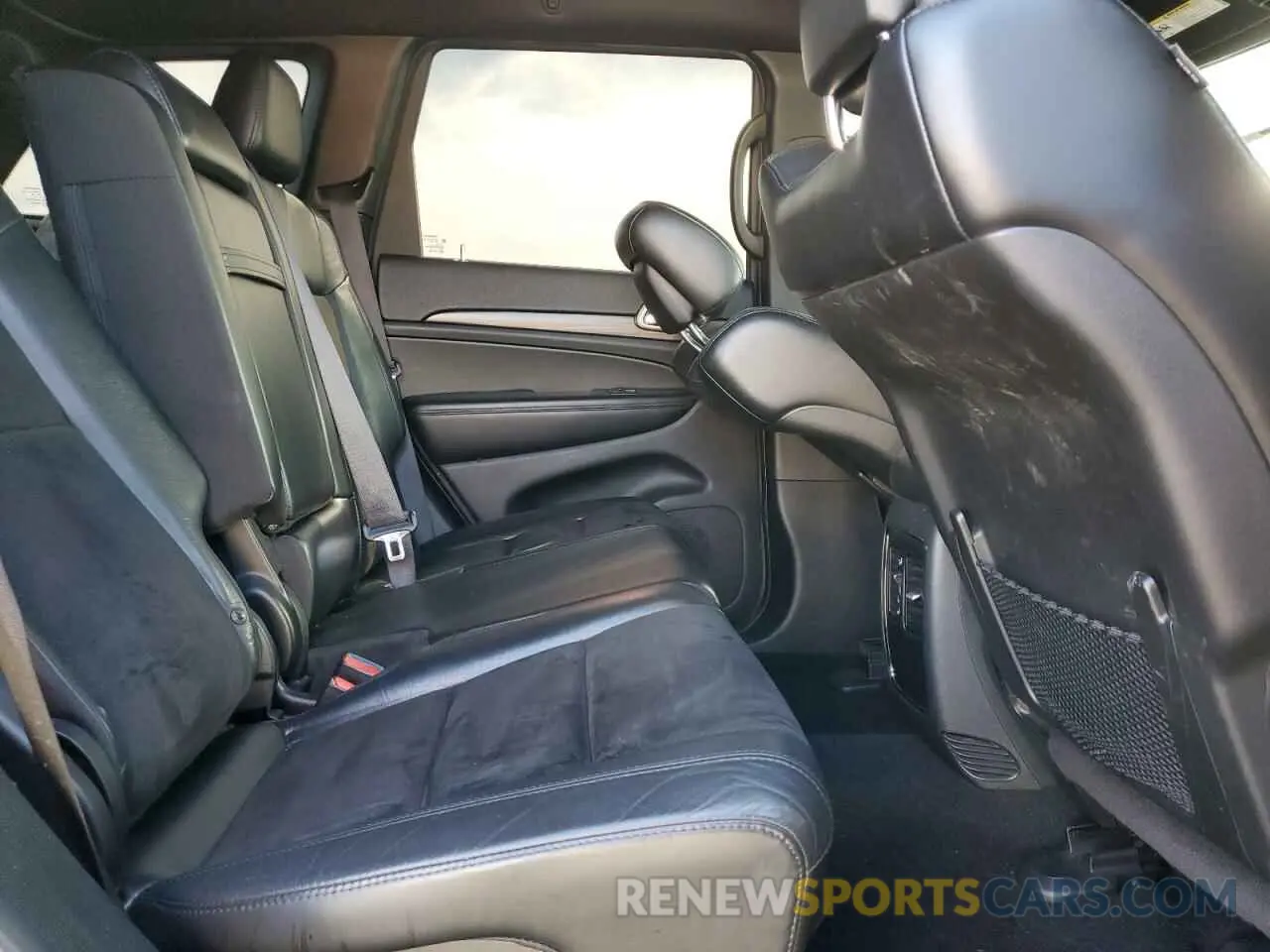 11 Photograph of a damaged car 1C4RJEAG6KC852237 JEEP GRAND CHER 2019