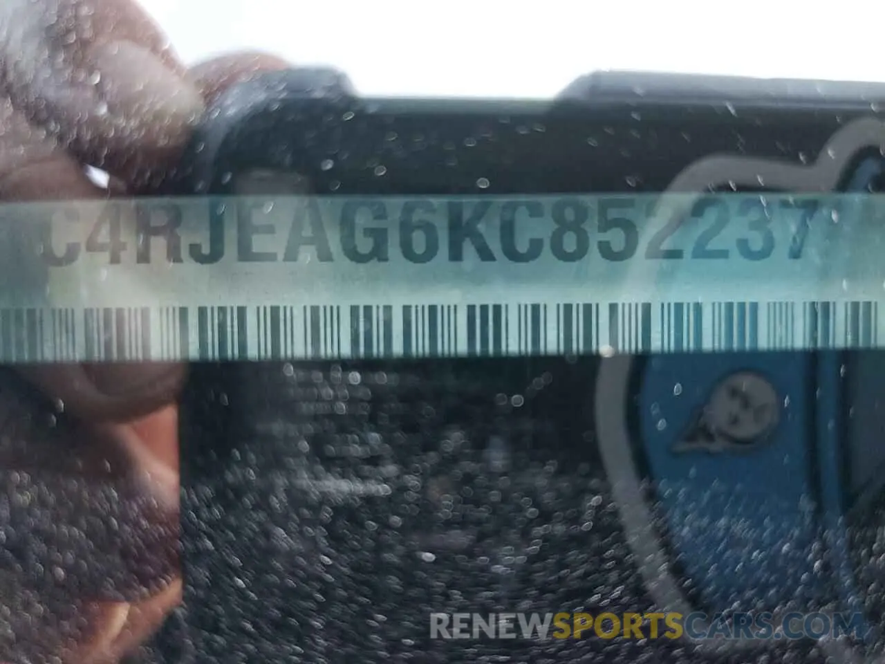 14 Photograph of a damaged car 1C4RJEAG6KC852237 JEEP GRAND CHER 2019